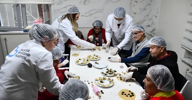 Mola Evi nde, özel öğrenciler birlikte börek ve kurabiye yaptı Balıkesir Haberleri