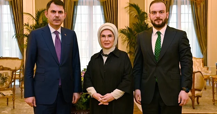 Emine Erdoğan, Bakan Kurum ve Ağırbaş ı kabul etti
