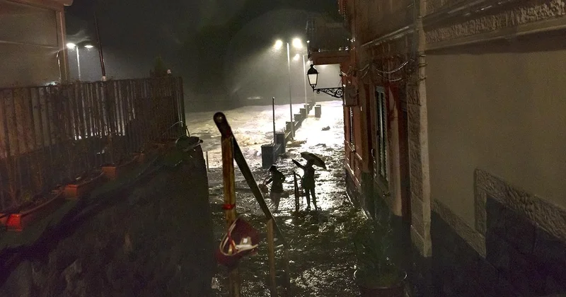 İtalya da Harry Kasırgası nın vurduğu bölgelerde olağanüstü hal ilan edildi