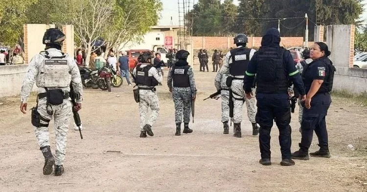 Futbol sahasını kana buladılar