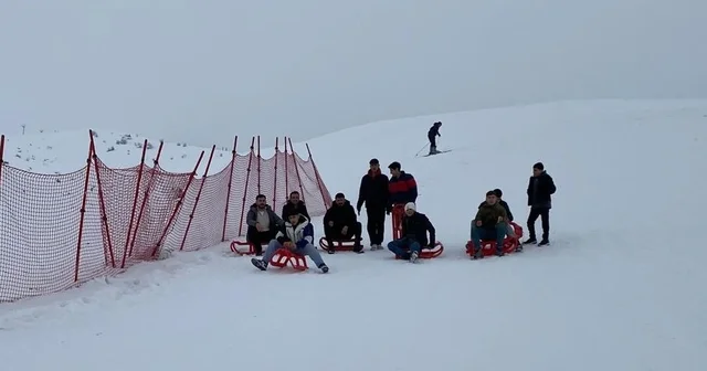 Muş Çocuk Evleri Sitesi nden çocuklara yarıyıl tatilinde kayak keyfi Muş Haberleri