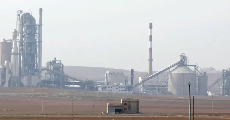 DEAŞ la işbirliği yapmakla suçlanıyor! İşte Fransız şirketin Suriye deki fabrikası