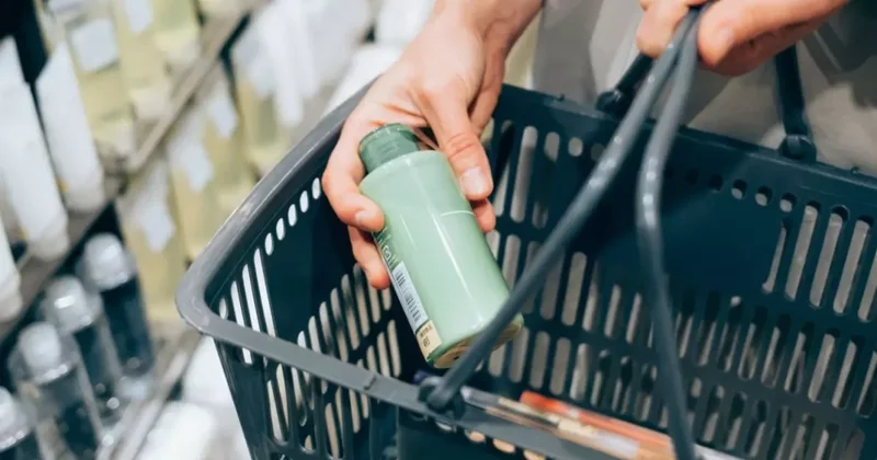 Türkiye de de satılıyordu! Dev kozmetik markası iflas bayrağını çekti