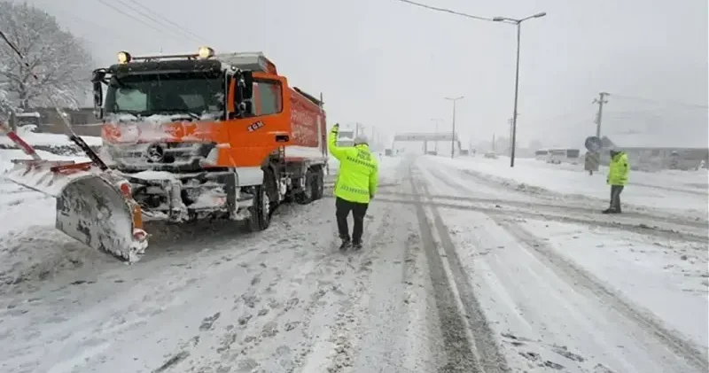 Karayolları yol ve trafik durumu! 27 Ocak 2026 KGM hangi yollar kapalı? Son Dakika Haberleri