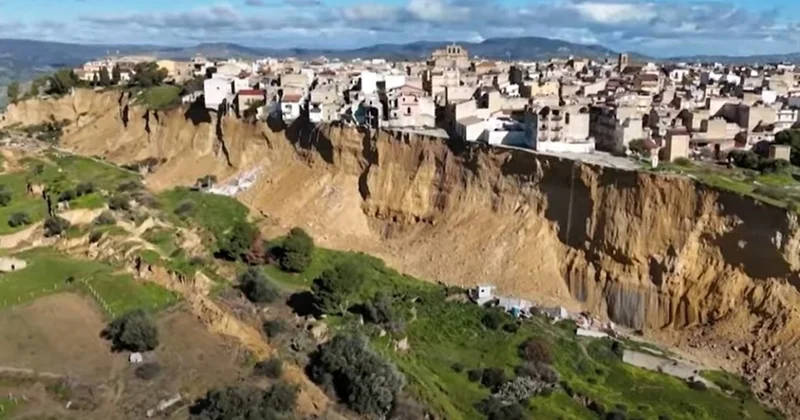 Evler yarığa uçtu, bin 500 kişi sokakta kaldı! Durum korkunç Sözcü Gazetesi