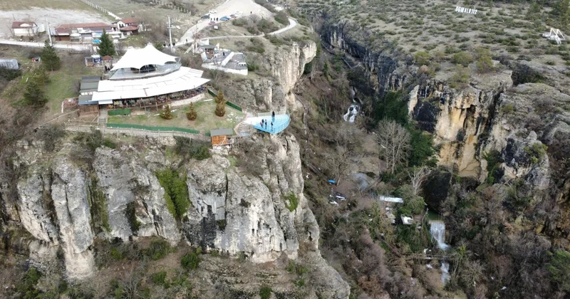 Türkiye nin ilk cam seyir terasına ziyaretçi akını