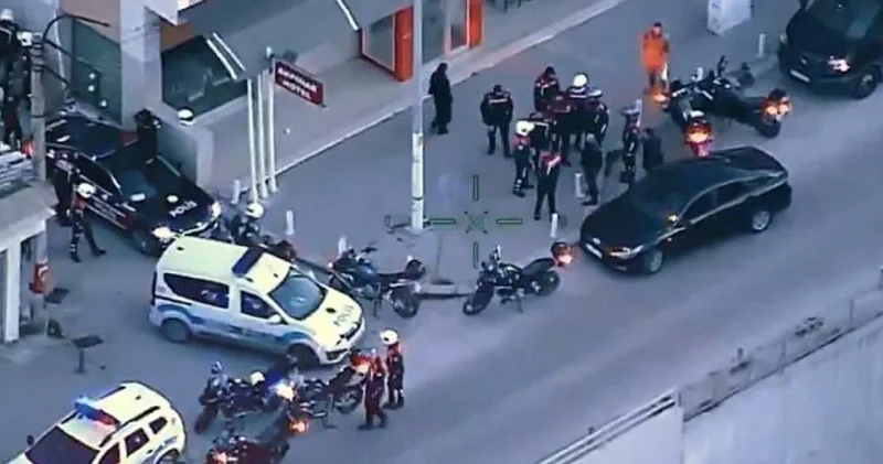 İzmir deki dev operasyonda 9 şüpheli gözaltındayken firar etmiş!