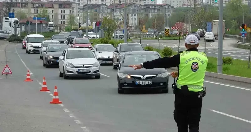 Yeni trafik cezaları yürürlükte: Cezalar ağırlaştı yeni yaptırımlar getirildi Gündem Haberleri