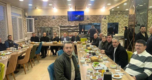 Tavşanlı da Dereboyu muhtarlarıyla iftar sofrasında tarım mesaisi Kütahya Haberleri