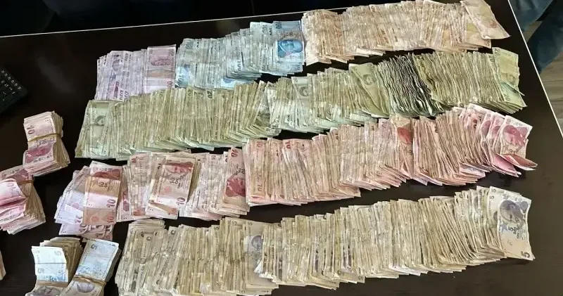 Antalya da dilencinin üzerinden 27 bin lira çıktı Antalya Haberleri