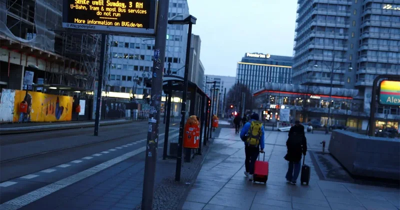 Almanya da işçiler iş bıraktı, günlük hayat durdu