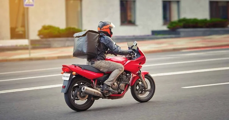 Dünyanın en mutlu ülkesinde kaos: 20.000 kişi kurye olmak için sırada Sözcü Gazetesi