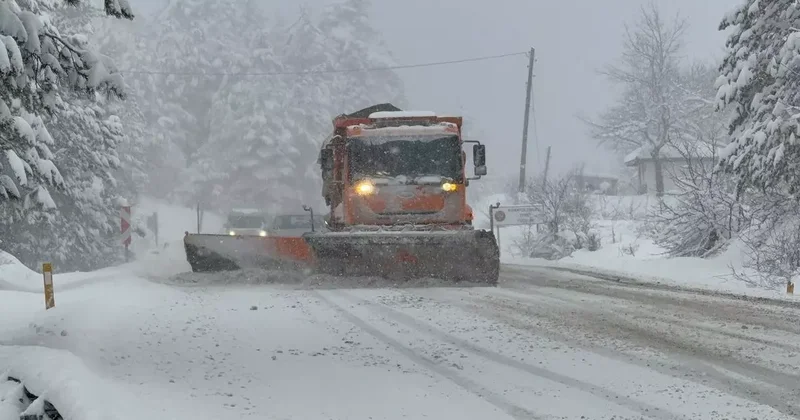 Ahmetusta geçidi’nde kar mesaisi: Ekipler seferber oldu