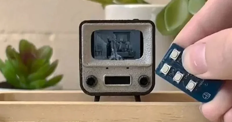 Dünyanın en küçük televizyonu 2 bin 600 TL den satışa çıktı Sözcü Gazetesi