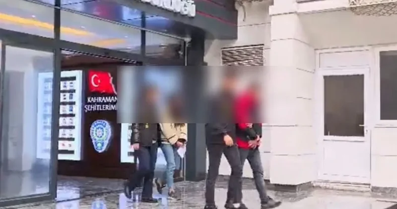 Polis olduklarını söylediler! Dolandırıcılar kadının altın ve dolarlarını çaldı
