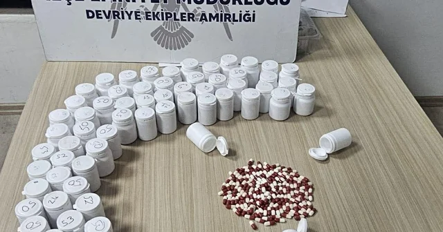Şüphe üzerine durduruldu: Torbasından 5 bin 138 uyuşturucu hap çıktı İzmir Haberleri