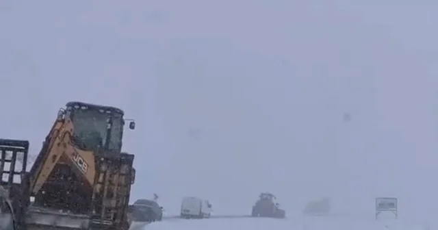 Siirt te kar yağışı; 117 köy yolu ulaşıma kapandı Siirt Haberleri