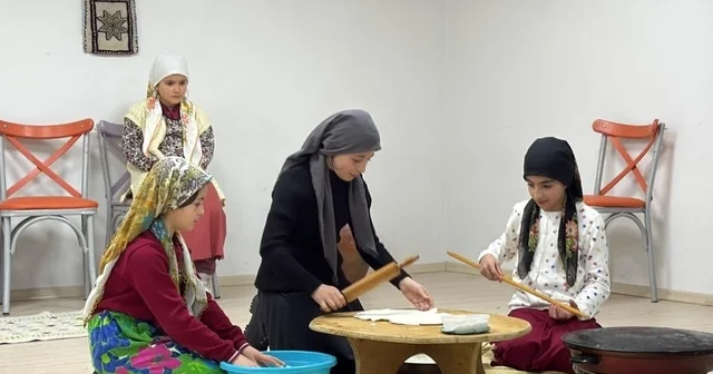 Aydıntepe de Benim Kültürüm Benim Özüm çocuk tiyatrosu sahnelendi Bayburt Haberleri