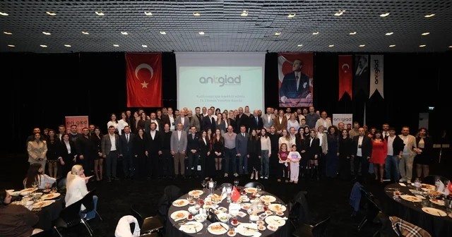 ANTGİAD iftarında İnsanın Fabrika Ayarları konuşuldu Antalya Haberleri