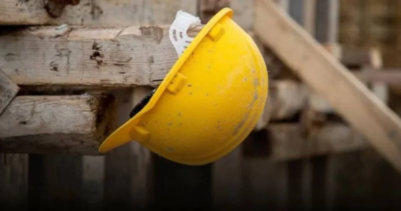 Heyelanın sürüklediği elektrik kablolarından akıma kapılan işçi öldü