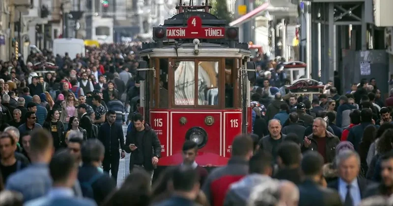 En yaşlısı 110, en genci 18 yaşında! İstanbul da 6 yılda 3 milyonu aşkın kişi yer değiştirdi