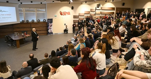 Anadolu Üniversitesi nde öğrencilere iletişimin altın kuralları anlatıldı Eskişehir Haberleri
