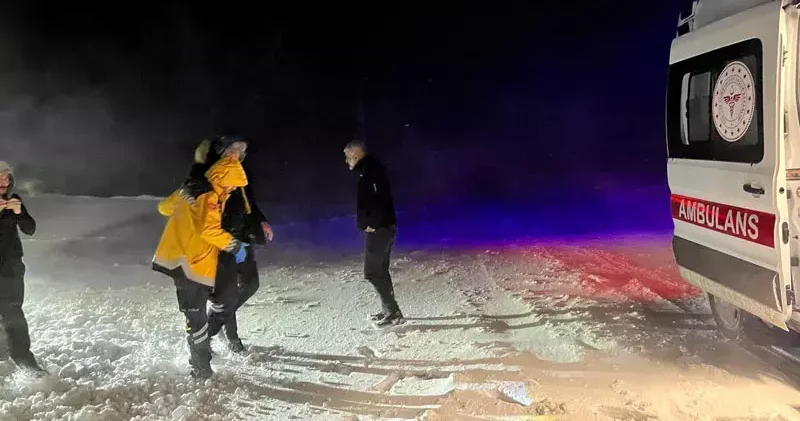 Vardiya değişimi sonrası tipide mahsur kalan işçiler, 7 saatte kurtarıldı