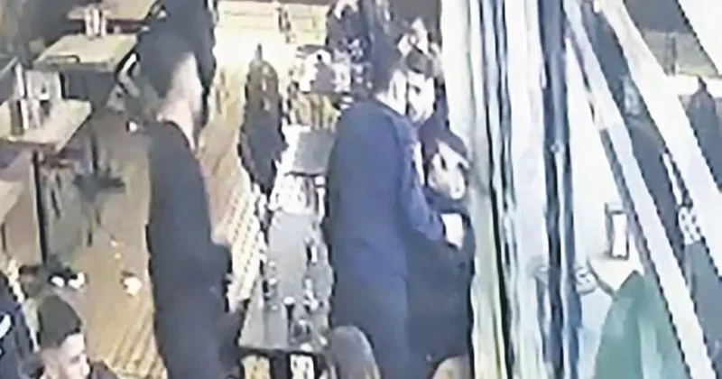 Liseli gence kafede bıçaklı saldırı