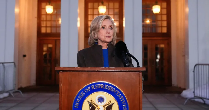 Clinton Epstein soruşturmasında ifade verdi, Cumhuriyetçileri suçladı: Trump ın eylemlerini örtbas etmek için Dış Haberler