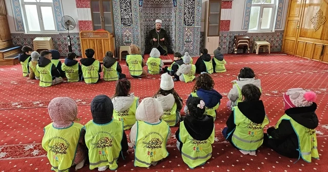 Hande Gül Anaokulu minik öğrenciler Ramazan ruhunu camide yaşadı Kütahya Haberleri