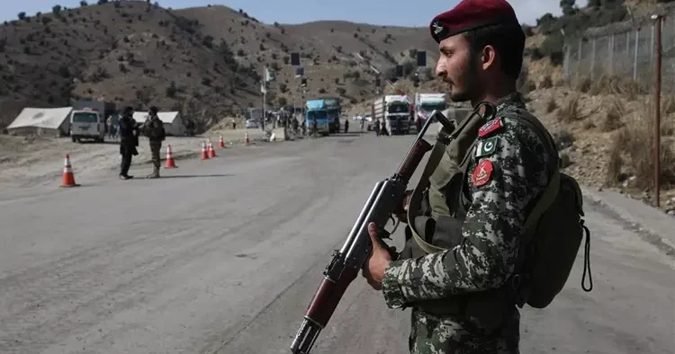 Pakistan Afganistan savaşında kritik detay! Uzman isim kirli planı ifşa etti: Arkasında İsrail var!