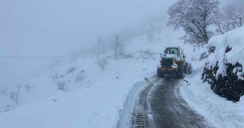 Batman da 115 yerleşim yerinin yolu kardan kapandı