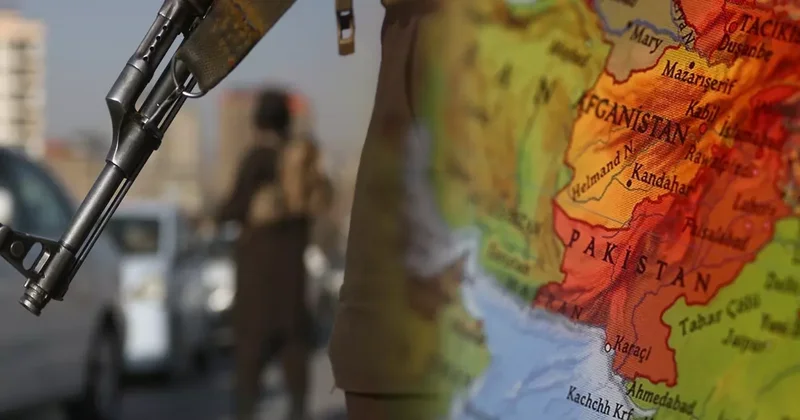 Çatışmalar savaşa dönüştü: Pakistan, Afganistan daki 22 askeri hedefi vurdu! Dünyadan itidal çağrısı