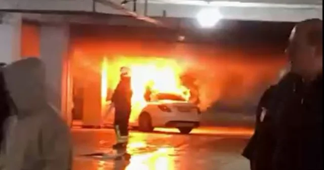 Otomobil otoparkta alev aldı Samsun Haberleri