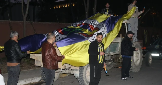 Fenerbahçe ye Antalya da coşkulu karşılama Antalya Haberleri