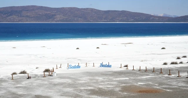 Salda Gölü nde su seviyesi yükseldi Son yağışlarla birlikte gölde 14 santimlik artış yaşandı Burdur Haberleri