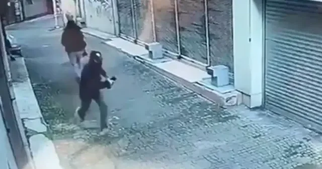 Bursa da bir kişinin cep telefonunu gasbettiği öne sürülen şüpheli tutuklandı VİDEO İZLE