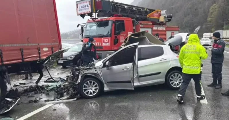 Artvin de feci kaza: 2 ölü, 1 yaralı!