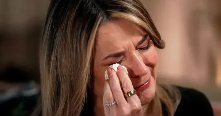 Bir gece vakti yatağından alıp götürdüler... Ünlü sunucu hüngür hüngür ağladı: Benim yüzümden olduysa affet anne!