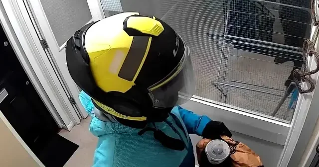 Londra da Türk aileye kurye kılığında saldırı VİDEO İZLE