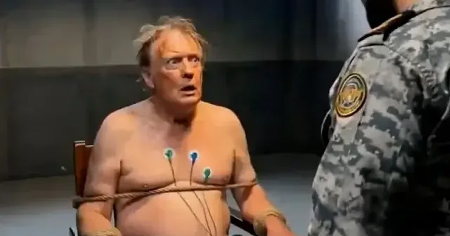 Sosyal medya bunu konuşuyor: Trump ı yalan makinesine bağlayıp tokat attılar VİDEO İZLE