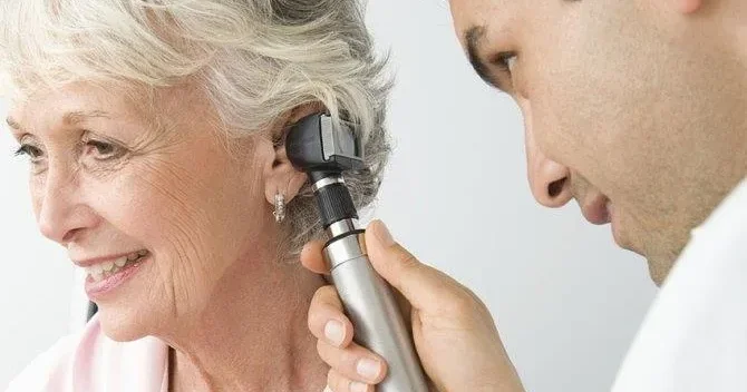 PROF. DR. OSMAN MÜFTÜOĞLU Yaşlandıkça işitme azalması normal mi?