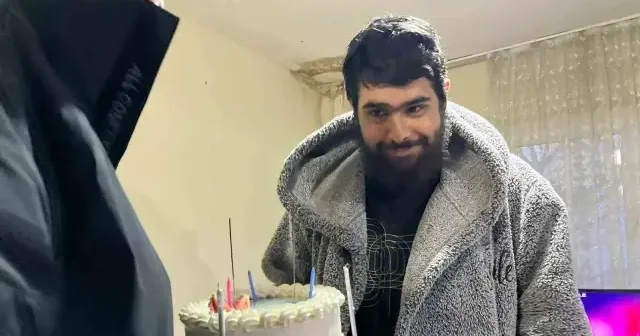 Depremin ardından hayattan kopmuştu: Barış 25. yaşını yıllar sonra ilk kez kalabalıkta kutladı VİDEO İZLE