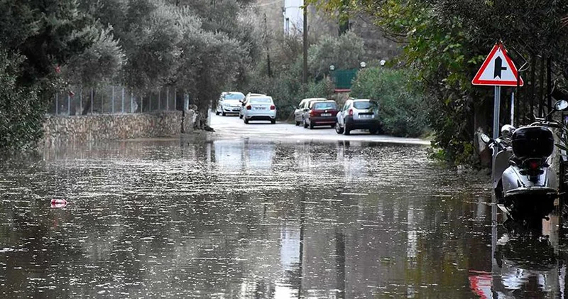 Çok şiddetli yağacak: Meteoroloji 4. bölgeden sel uyarısı geldi