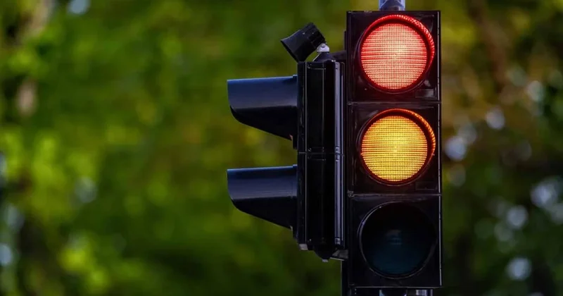 Trafik ışıklarına beyaz renk ekleniyor! İşte anlamı Sözcü Gazetesi