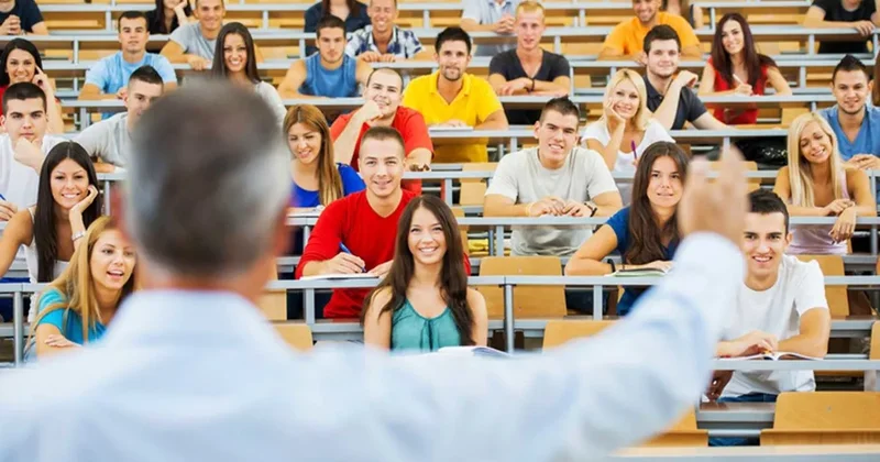 Lisans eğitiminde yeni dönem hazırlığı: Üniversiteler 3 yıla mı düşecek? YÖK Başkanı Erol Özvar dan milyonları ilgilendiren açıklamalar!