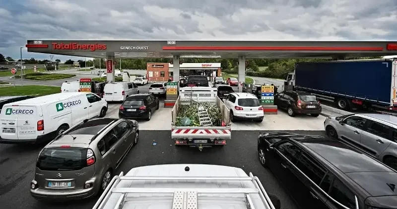 Fransa’da artan akaryakıt fiyatlarına karşı kara yolu taşımacılık sektörü çalışanları eylem yapacak Dünya Haberleri