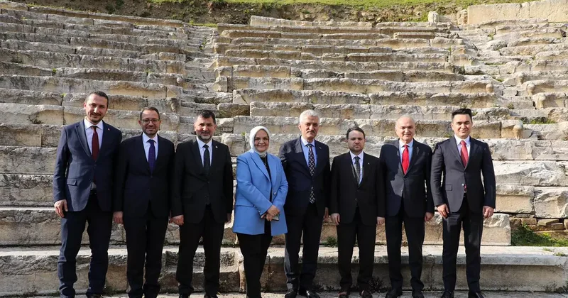 Bakan Gürlek tan Konuralp e övgü dolu sözler: Her vatandaşımız Konuralp i görmeli