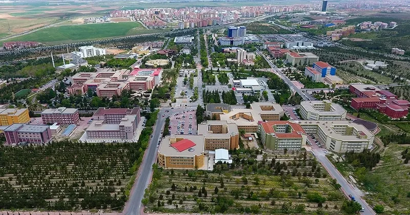 Üniversitede skandal: Borçlu öğrenci listesine şarkıcı Çelik isyan etti Sözcü Gazetesi