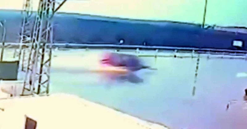 Direksiyon hakimiyetini kaybetti: Aracı 50 metre boyunca taklalar atarak sürüklendi